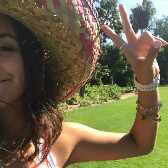 Meet your Posher, Emma - Picture 1 of 1